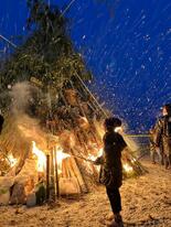下野・観光フォトコン、舘野さんが最優秀賞　雪舞うどんど焼きの風景撮影　…
