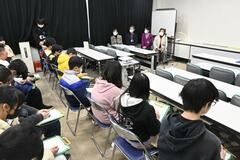 地元開拓の歴史 児童に特別授業