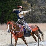 日光東照宮の流鏑馬射手はオーストラリア出身　日光江戸村などで馬を管理　ノ・マイケルさん