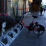 市街地レンタル自転車、夜消える？　通勤や帰宅の利用増　ポート増設で利便性向上　公共交通値上げも影響