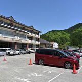 鹿沼・大芦川の観光公害対策　旧西大芦小駐車場10年　浸透し違法な路上駐車激減　課題も
