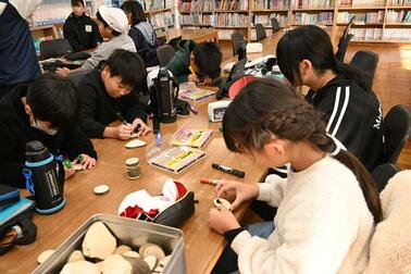 「森の教室」もうすぐ再生　東原小５年生らが整備　自然の中で遊び、学び、交流できる場に