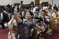 コロナ禍糧に困難を超える  