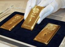 金価格、３万円迫る