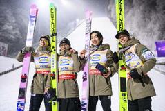 日本男子、団体で初優勝