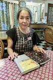 チベットの元政治犯が亡命する町を見つめて