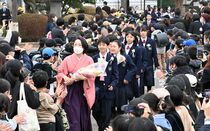 栃木県内の公立小学校で卒業式