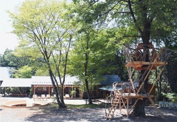 自然林に囲まれた那須里山フィールド（ＬＣディベロップメンツ提供）