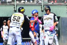 栃木GB、首位埼玉に10－７で逆転勝ち　粘る相手退け、連勝止める