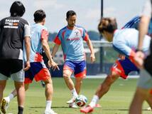 吉田、南野がスパイク磨き