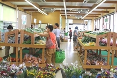 真岡フレッシュ直売所　ＪＡはが野　野菜、総菜も「味に自信あり」