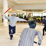 職員の多くが女性の職場、もし不審者が来たら？　真岡の「モナカ」で防犯訓練