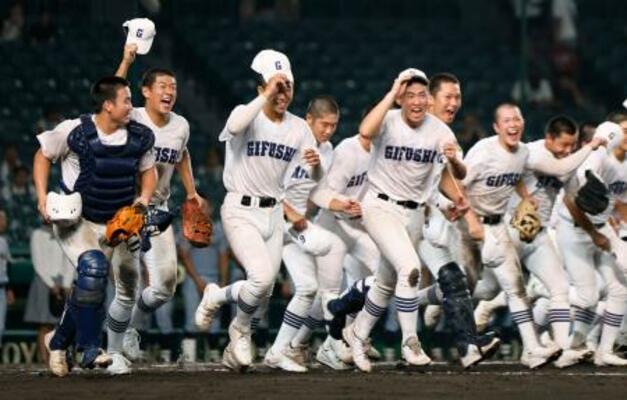 　東海大熊本星翔に勝利した県岐阜商＝甲子園
