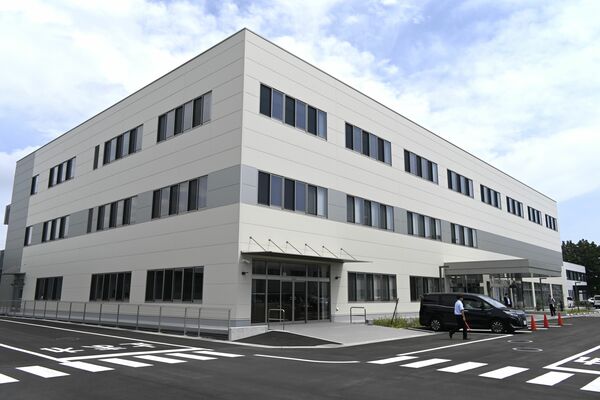 完成した藤井産業の新社屋＝８日午前、宇都宮市