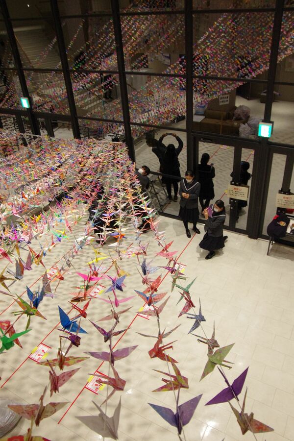 成人式会場に折り鶴１万７千羽飾り付け 真岡北陵高の生徒 社会 県内主要 下野新聞 Soon ニュース 下野新聞 Soon スーン